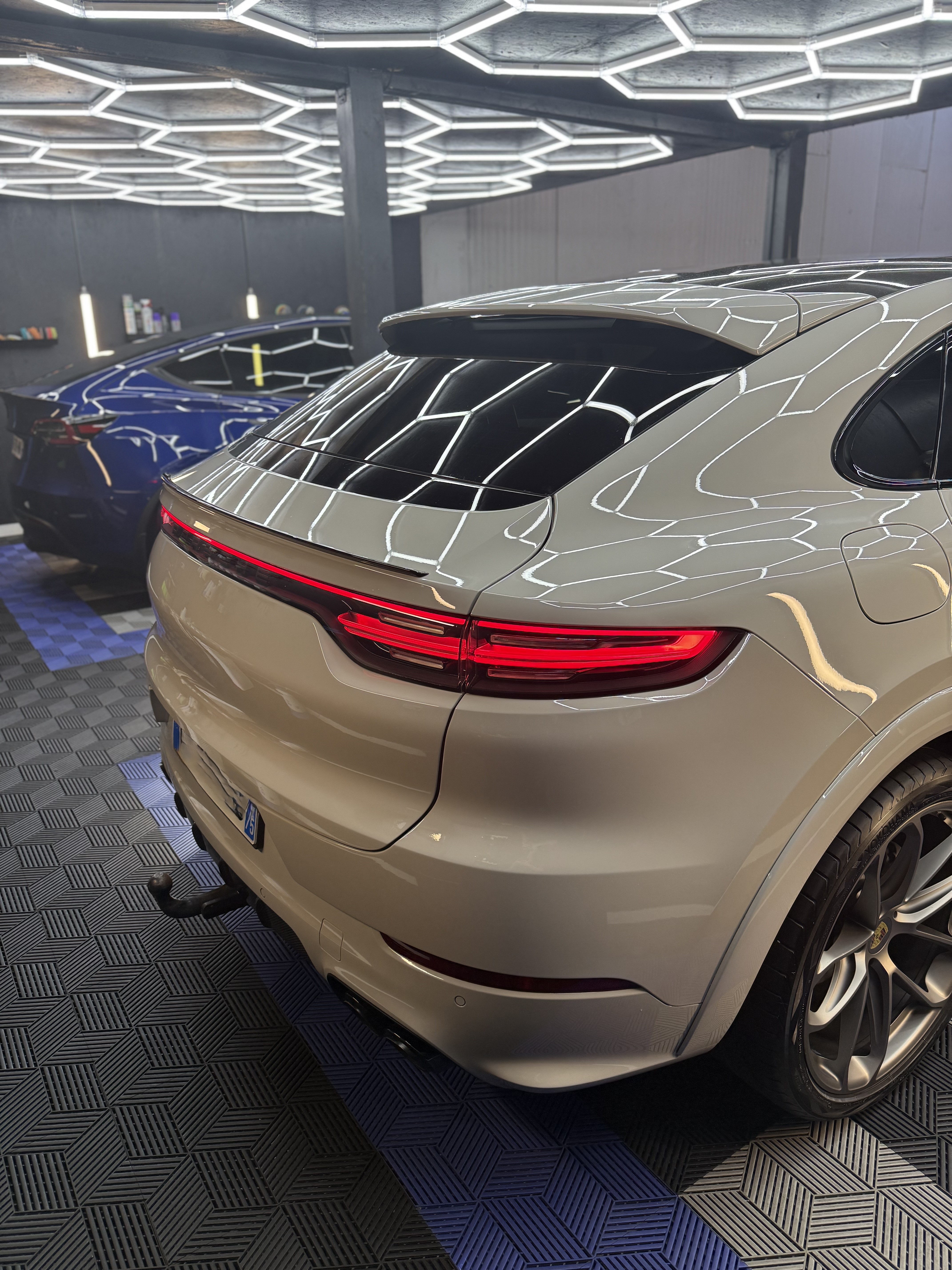 Peinture polie et brillante